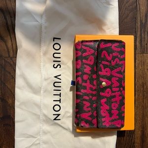 Louis Vuitton Graffiti Long Wallet! ❤️